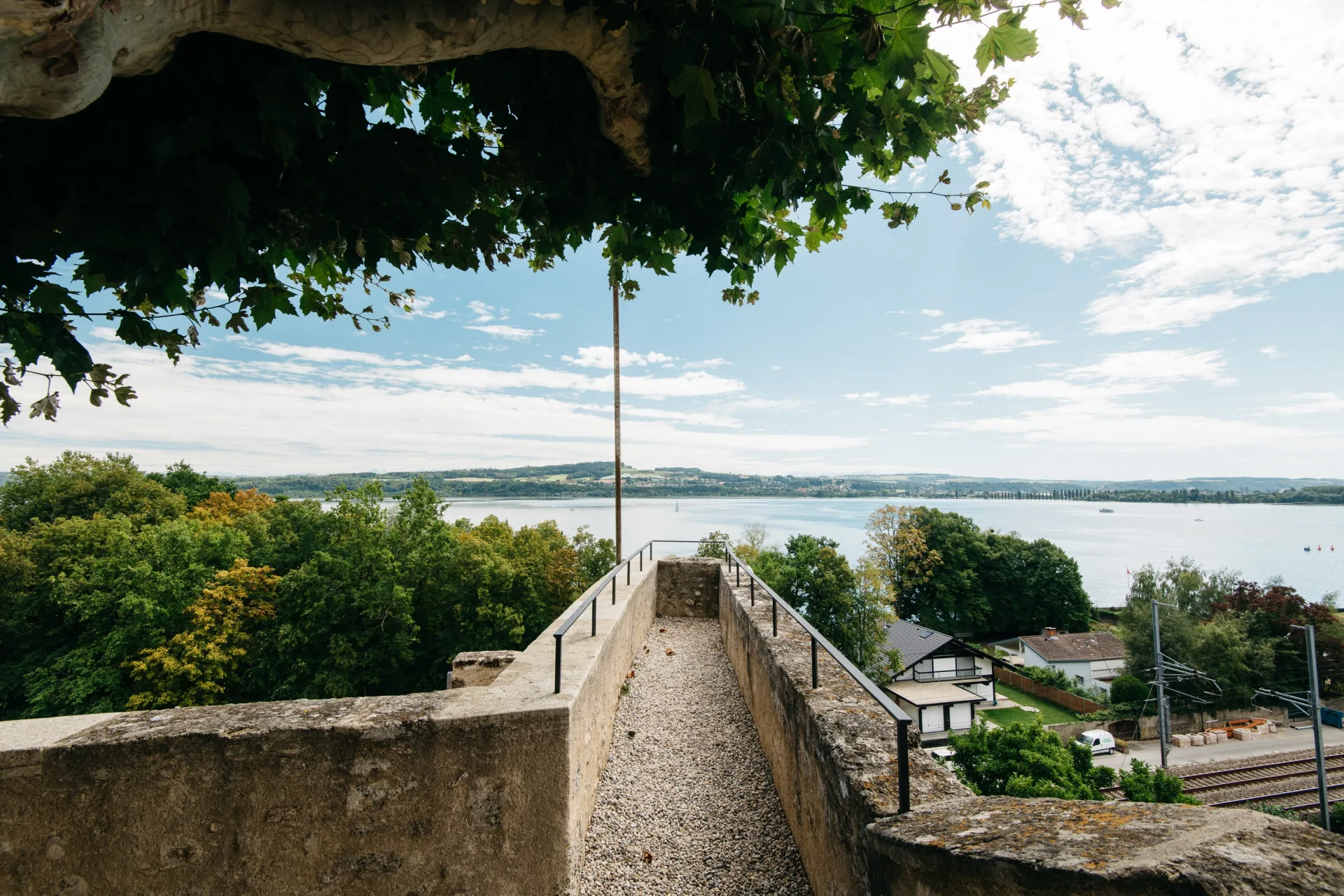 Terrasse chateau Raphael Dupertuis