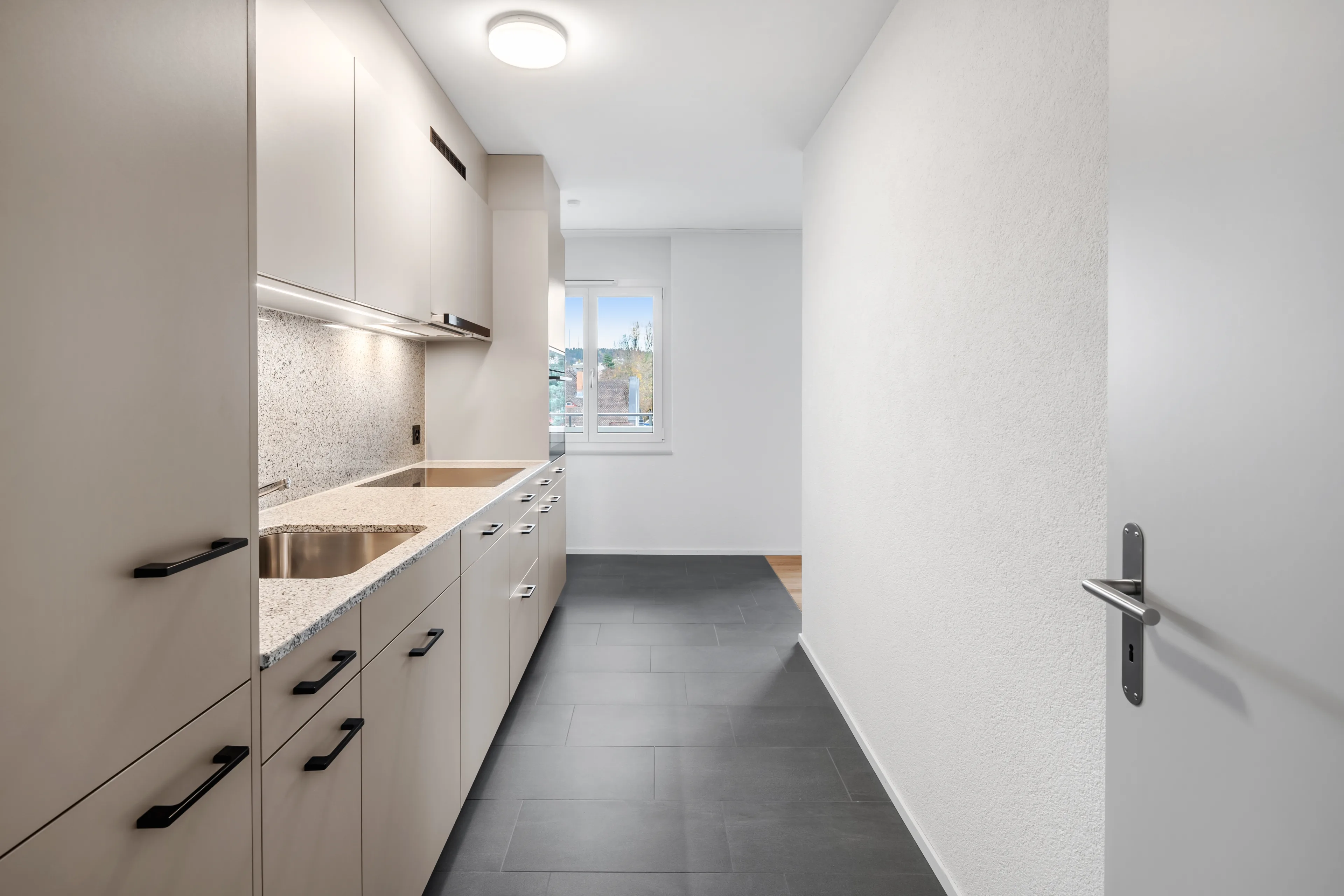 Innenansicht einer Küche an der St. Gallerstrasse 1 in Wittenbach